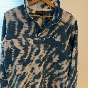 Patagonia Blue Tie-Dye Fleece Pullover